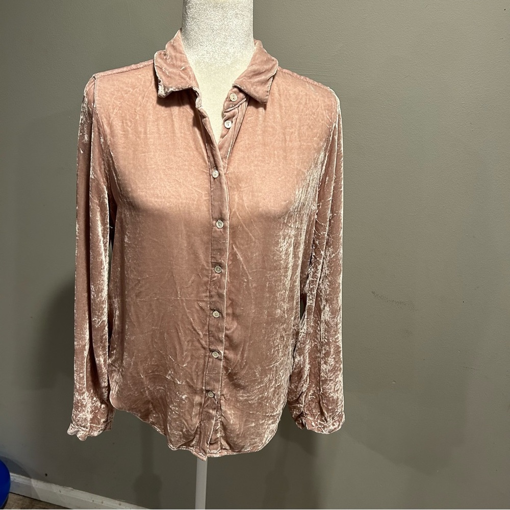 Velvet By Graham & Spencer Light Pink Button Down Shirt Small EUC Made in USA